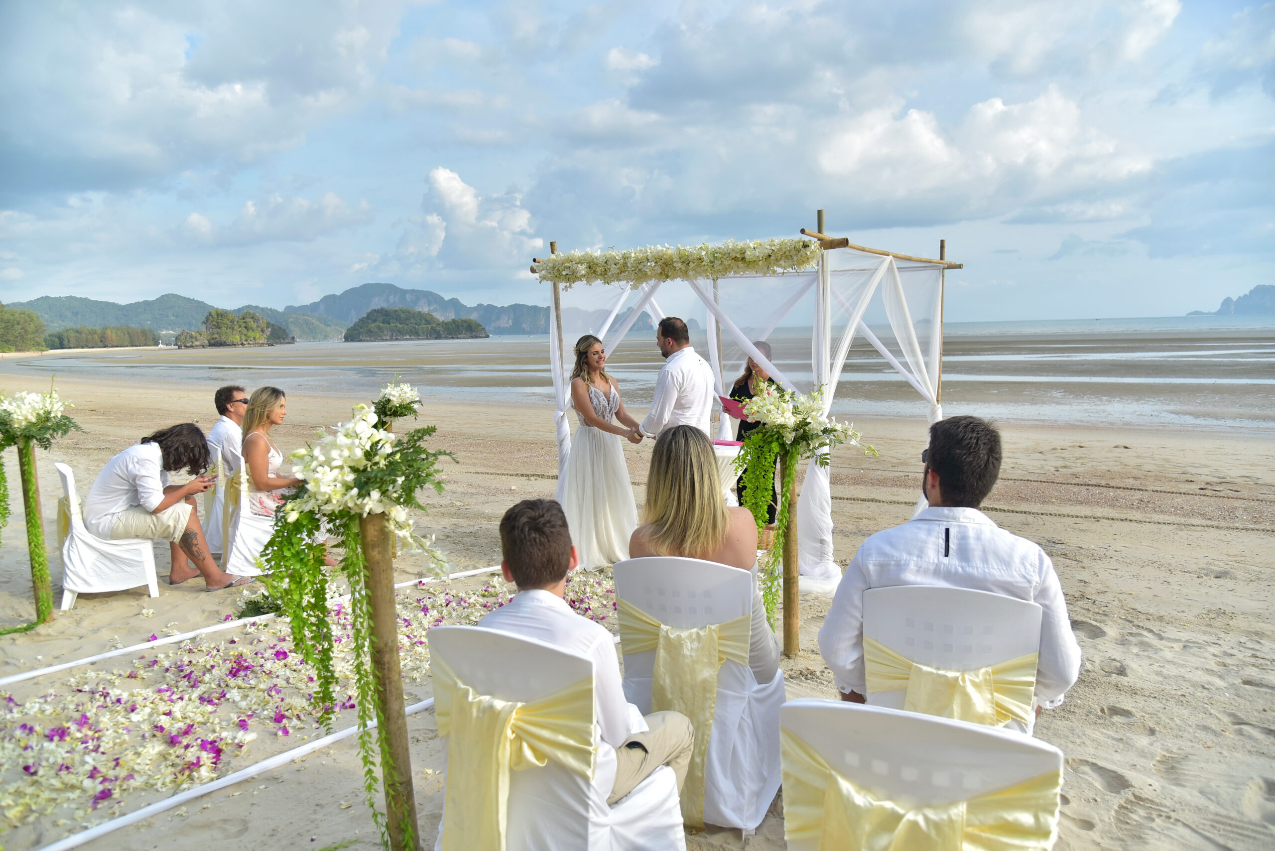 PHOTOS krabi beach wedding ceremony package carla alex 11